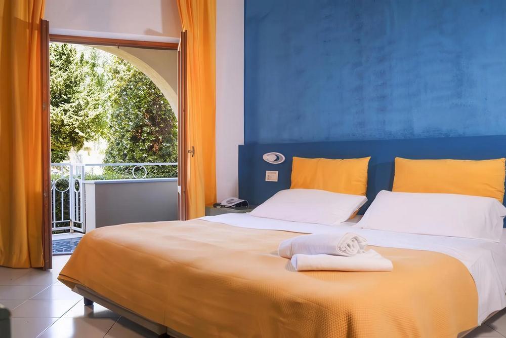 Perla del Golfo Resort